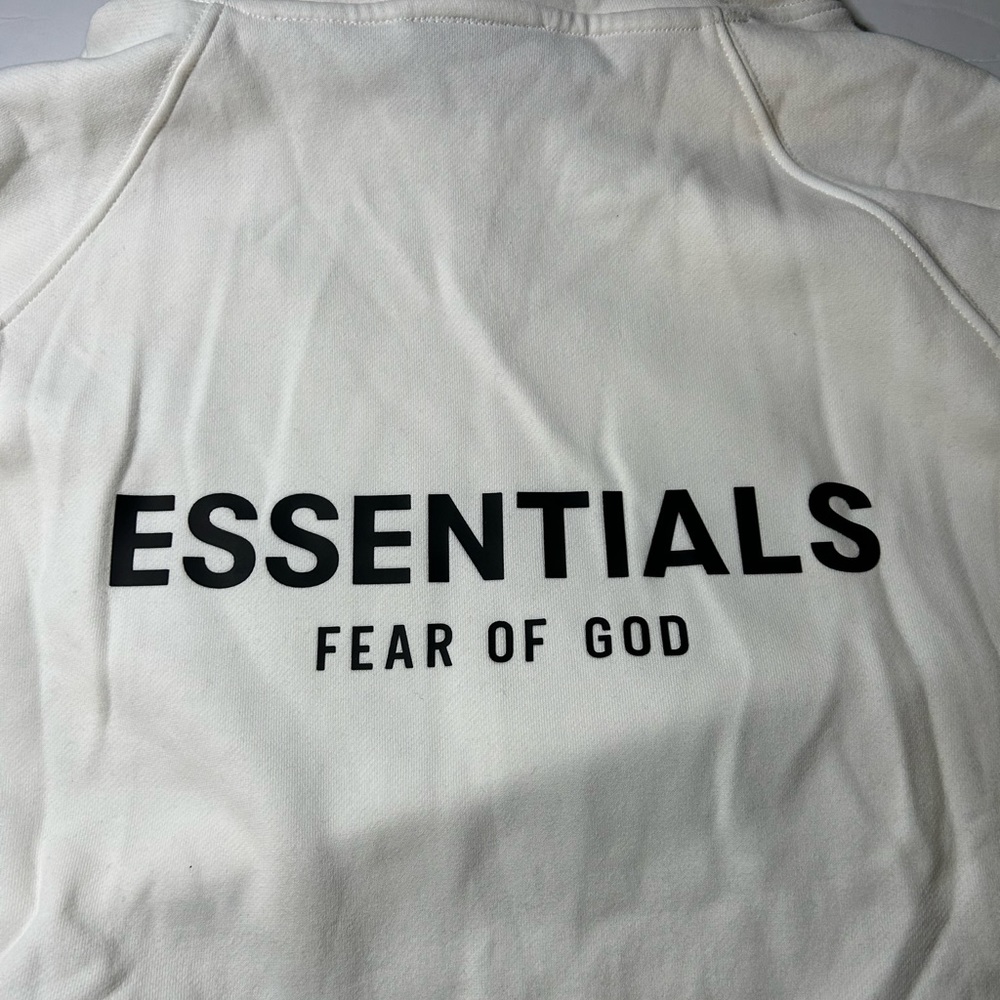 Essential hoodie
